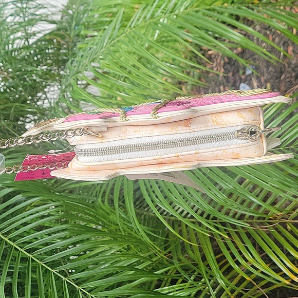 Betsey Johnson Christmas tree crossbody - Picture 4 of 17